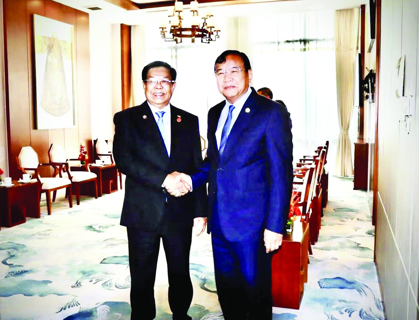 ပြည်ထောင်စုဝန်ကြီး ဦးသန်းဆွေ ကမ္ဘောဒီးယား ဒုတိယဝန်ကြီးချုပ်နှင့် နိုင်ငံခြားရေးနှင့် အပြည်ပြည်ဆိုင်ရာ ပူးပေါင်းဆောင်ရွက်ရေးဝန်ကြီး၊ လာအိုနိုင်ငံခြားရေးဝန်ကြီးတို့နှင့် သီးခြားစီတွေ့ဆုံ