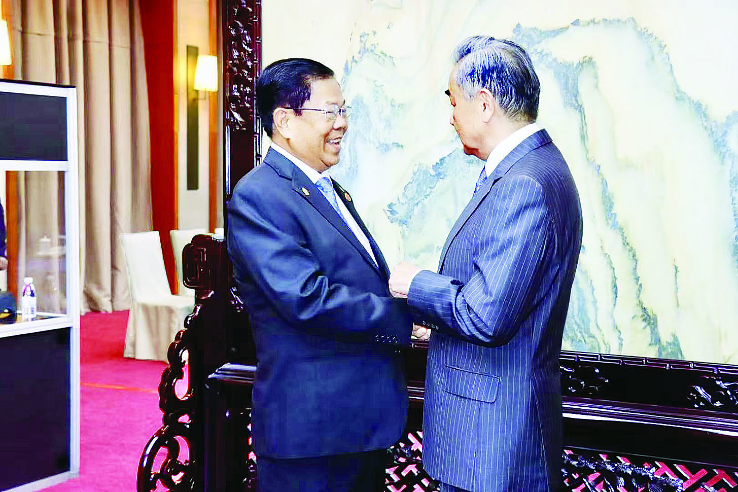 ပြည်ထောင်စုဝန်ကြီး ဦးသန်းဆွေ ထိုင်းနိုင်ငံ နိုင်ငံခြားရေးဝန်ကြီး မစ္စတာမာရစ်ဆတ်ငီယမ်ဖုန်နှင့် တရုတ်ကွန်မြူနစ်ပါတီဗဟိုကော်မတီ နိုင်ငံရေးဗျူရိုအဖွဲ့ဝင်နှင့် နိုင်ငံခြားရေးဝန်ကြီး မစ္စတာဝမ်ယိအား သီးခြားစီတွေ့ဆုံ