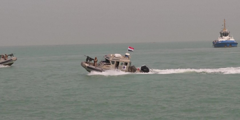Iraq cracks down on oil smuggling in disputed waterway