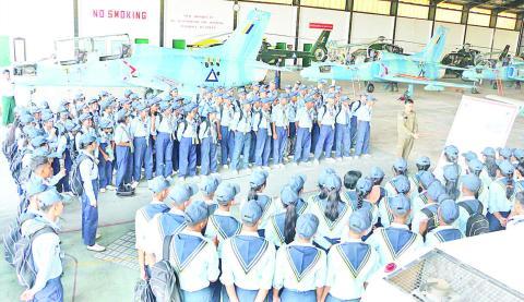 မိုးမှာကျူးရင့် ပွင့်မည့်ပန်း