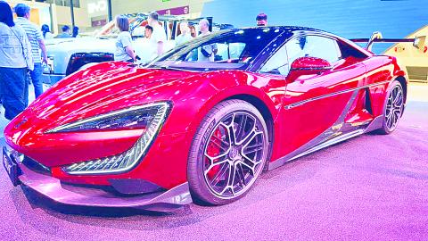 Yangwang U9 sports supercar သို့မဟုတ် အတားအဆီးများ၊ ချိုင့်များကို ခုန်ကျော်မောင်းနှင်နိုင်သည့် BYD ကုမ္ပဏီ၏ ပထမဆုံးသောစူပါပြိုင်ကား
