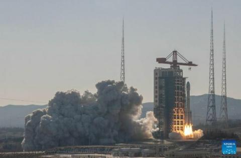 China launches new satellite group
