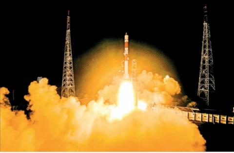 India rocket launches space docking mission