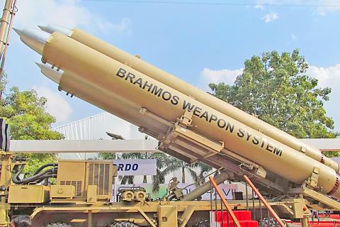 Brahmos ဒုံးကျည်များဖြင့် ဒုံးကျည်အဓိကတင်ပို့သူဖြစ်လာမယ့် အိန္ဒိယ