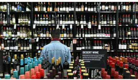 Alcohol should have cancer warning label: US surgeon-general