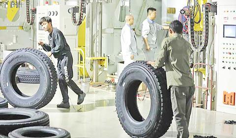 ကမ္ဘောဒီးယားနိုင်ငံ၏ ကားတာယာတင်ပို့မှု ၂၀၂၄ ခုနှစ်အတွင်း စံချိန်တင်အဖြစ် ၁၂၉ ဒသမ ၇ ရာခိုင်နှုန်း မြင့်တက်