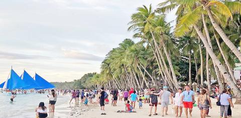 philippines acctains 13 billion dollar as tax from tourism