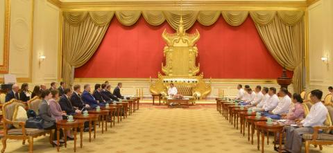 နိုင်ငံတော်စီမံအုပ်ချုပ်ရေးကောင်စီဥက္ကဋ္ဌ နိုင်ငံတော်ဝန်ကြီးချုပ် ဗိုလ်ချုပ်မှူးကြီး မင်းအောင်လှိုင်ထံ ရုရှားဖက်ဒရေးရှင်းနိုင်ငံ၊ စီးပွားရေးဖွံ့ဖြိုးတိုးတက်မှုဝန်ကြီးဌာန၊ ဝန်ကြီး H.E. Maxim RESHETNIKOV ဦးဆောင်သည့် ကိုယ်စားလှယ်အဖွဲ့က လာရောက်ဂါရဝပြုတွေ့ဆုံ