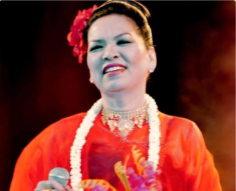 ဂန္တဝင်အဆိုတော်ကြီး ခင်ညွန့်ရီ ကင်ဆာရောဂါဖြင့် ကွယ်လွန်