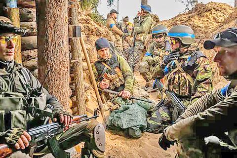 ယူကရိန်းပဋိပက္ခအတွက် အပစ်အခတ် ရပ်စဲရေးကို ဧပြီလ ၂၀ ရက်ခန့်တွင် အပြီးသတ်ချမှတ်နိုင်ရန် အမေရိကန် မျှော်လင့်လျက်ရှိဟုဆို