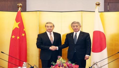 တရုတ်-ဂျပန် ဆက်ဆံရေး၏ နိုင်ငံရေးအခြေခံအုတ်မြစ်ကို ဆက်လက် ထိန်းသိမ်းရန် အလွန်အရေးကြီးဟု တရုတ် နိုင်ငံခြားရေးဝန်ကြီး ပြောကြား