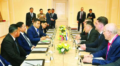 နိုင်ငံတော်စီမံအုပ်ချုပ်ရေးကောင်စီဥက္ကဋ္ဌ နိုင်ငံတော်ဝန်ကြီးချုပ် ဗိုလ်ချုပ်မှူးကြီးမင်းအောင်လှိုင် ရုရှားဖက်ဒရေးရှင်းနိုင်ငံ ဒူးမားလွှတ်တော်ဒုတိယဥက္ကဋ္ဌအား လက်ခံတွေ့ဆုံ