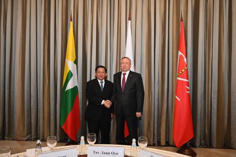 နိုင်ငံတော်စီမံအုပ်ချုပ်ရေးကောင်စီဥက္ကဋ္ဌ နိုင်ငံတော်ဝန်ကြီးချုပ် ဗိုလ်ချုပ်မှူးကြီး မင်းအောင်လှိုင် စိန့်ပီတာစဘတ်မြို့ အုပ်ချုပ်ရေးမှူးနှင့် တွေ့ဆုံဆွေးနွေး