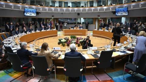 EU ၏ ယူကရိန်းအပေါ် အထောက်အပံ့များသည် “အသံသာထွက်သော အမြောက်များကဲ့သို့ဖြစ်နေ” ဟု Orban ဆို