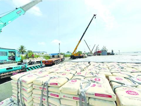ဘိလပ်မြေနှင့် အိမ်ဆောက်ပစ္စည်းဈေးမြှင့် ရောင်းသူများ စတင် အရေးယူနေ