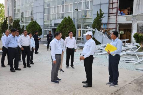 ငလျင်ဒဏ်သင့် ဝန်ထမ်းမိသားစုများ စားရေးအတွက် စီစဥ်ပေးထားသလို ယာယီနေထိုင်မည့်နေရာများကိုလည်း နိုင်ငံတော်မှ စီစဉ်ဆောင်ရွက်ပေးသွားမည်