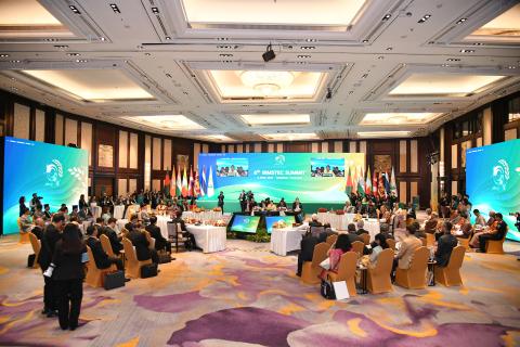 နိုင်ငံတော်စီမံအုပ်ချုပ်ရေးကောင်စီဥက္ကဋ္ဌ၊ နိုင်ငံတော်ဝန်ကြီးချုပ် ဗိုလ်ချုပ်မှူးကြီး မင်းအောင်လှိုင် ဆဋ္ဌမအကြိမ်မြောက် ဘင်းမ်စတက်ထိပ်သီး အစည်းအဝေးသို့တက်ရောက်ဆွေးနွေး