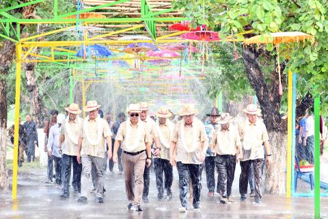 ကရင်ပြည်နယ်၊ ဘားအံမြို့တွင် မဟာသင်္ကြန်ပွဲတော်ကို မြန်မာ့ရိုးရာယဉ်ကျေးမှုနှင့်အညီ တည်ငြိမ်အေးချမ်းစွာကျင်းပ