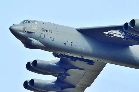 F-35 နှင့် B-2 တို့ထက် စစ်အေးကာလ လက်ကျန် B-52 က ပိုမိုအန္တရာယ်များဟု တရုတ်သုတေသန အဖွဲ့သတ်မှတ်