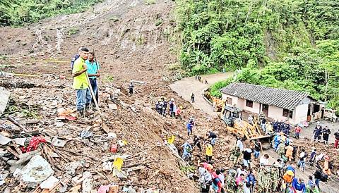 ဗီယက်နမ်မြောက်ပိုင်း၌ ရေကြီးပြီး မြေပြိုမှုများကြောင့် လူလေးဦးသေဆုံး