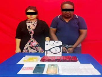 ပြစ်မှုကျူးလွန်သူများအား ဖမ်းဆီးရမိသည့် စိတ်ပြောင်းဆေးဝါးများနှင့်အတူ တွေ့ရစဉ်။