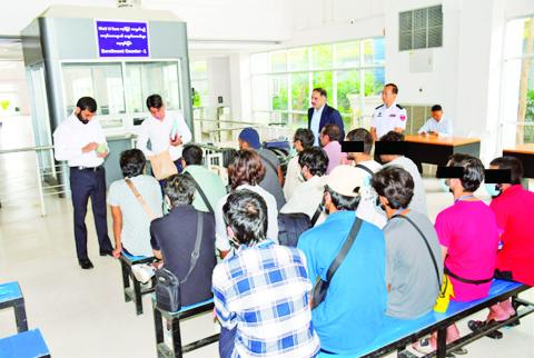 မြန်မာနိုင်ငံအတွင်းသို့ နယ်စပ်လမ်းကြောင်းများမှတစ်ဆင့် တရားမဝင် ဝင်ရောက်လာသည့် ပါကစ္စတန်နိုင်ငံသား ၁၆ ဦး သက်ဆိုင်ရာနိုင်ငံသို့ ထပ်မံပြည်နှင်လွှဲပြောင်းပေးအပ်
