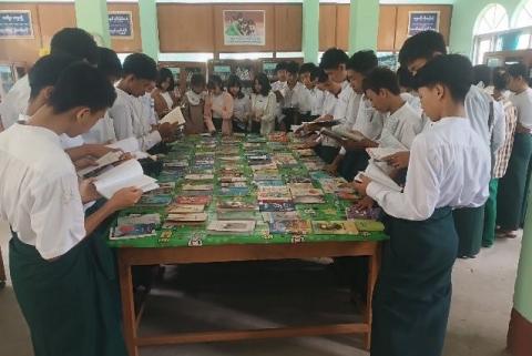 ကျောက်ဆည်ခရိုင်လူထုအခြေပြုဗဟိုဌာနတွင် မူးယစ်ဆေးဝါးအန္တရာယ် တားဆီးကာကွယ်ရေး အသိပညာပေး ဟောပြောပွဲ၊ စာအုပ်စာစောင်ပြပွဲနှင့် လက်ကမ်းစာစောင်ဖြန့်ဝေ