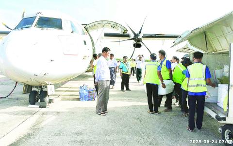 မန္တလေးတိုင်းဒေသကြီးဝန်ကြီးချုပ် ဦးမျိုးအောင် ၂၀၂၅ တက္ကသိုလ်ဝင်စာမေးပွဲအဖြေလွှာများ စနစ်တကျသိမ်းဆည်း၍ သက်ဆိုင်ရာစာစစ်ဌာနသို့ စနစ်တကျ ကြပ်မတ်ပို့ဆောင်ပေးနေမှု ကြည့်ရှုစစ်ဆေး