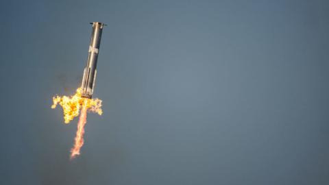 အီလွန်မက် ၏ SpaceX ကုမ္ပဏီအား ဒုံးပျံအကြွင်းအကျန်များကြောင့် တရားစွဲမှုခံရနိုင်သည့်အခြေအနေရှိ