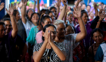 ကမ္ဘောဒီးယားနှင့် ထိုင်းနိုင်ငံသားများ စစ်ပြေငြိမ်းရေးအပေါ် ဝမ်းမြောက်