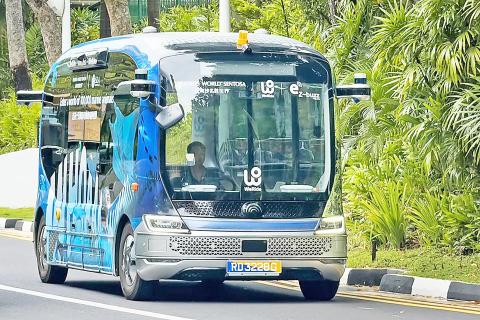 စင်ကာပူနိုင်ငံရှိ အပန်းဖြေစခန်းတွင် ကြီးကြပ်သူလိုက်ပါခြင်း မရှိသည့် မောင်းသူမဲ့ဘတ်စကား ပြေးဆွဲမည်