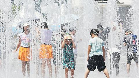 တောင်ကိုရီးယားနိုင်ငံတွင် ရက်ပေါင်းအတော်ကြာ အပူလှိုင်းဖြတ်သန်းမှုများဖြစ်ပွား