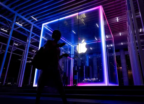 Apple က iPhone အတွက် အရေးကြီး ကုန်ကြမ်းတစ်ခုကို အမေရိကန်ထံမှ ဝယ်ယူရန် ဒေါ်လာ သန်း ၅၀၀ အကုန်အကျခံ