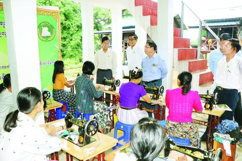 တပ်ကုန်းမြို့နယ် ညောင်ပင်သာကျေးရွာ၌ တိုးတက်ခိုင်မာအားကောင်းသည့် လူမှုအသိုက်အဝန်းဖော်ဆောင်ရေးလုပ်ငန်းများ ကွင်းဆင်းဆောင်ရွက်