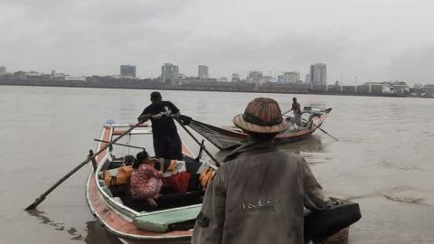 Dala ferry sinks in Yangon River amid heavy rain; three missing