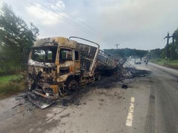  A truck burned and destroyed in an heavy weapon attack by a combined group  of pro-terrorism KNU members and so-called PDF terrorists  in Thaton Township of Mon State.