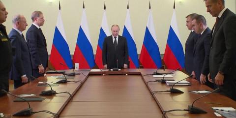 Putin holds moment of silence after deadly plane crash in Russia's far east