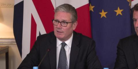 UK and France vow to 'tackle illegal migration' across English Channel