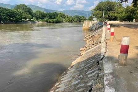 ဇော်ဂျီမြစ်ရေလျှံတက်မှုမှ ကာကွယ်ရန် ငပြောင်ရေလွှဲဆည် အထက်ပိုင်း မြောင်းပေါင် ဝဲ/ယာ၌ ရေတားနံရံ ကျောက်စီခြင်းနှင့် မြစ်အတွင်း ပျက်စီးနေသည့် ကျောက်ဆလံများအား ပြန်လည်ပြုပြင်