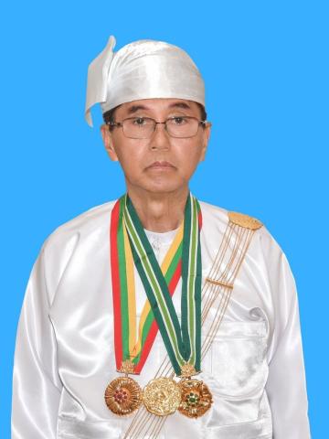 ပြည်ထောင်စုသမ္မတမြန်မာနိုင်ငံတော်၊ ယာယီသမ္မတဦးမြင့်ဆွေ၏ ကိုယ်ရေးအတ္ထုပ္ပတ္တိအကျဉ်း