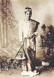 ထူးချွန်ထင်ရှား မြန်မာအမျိုးသမီးများ